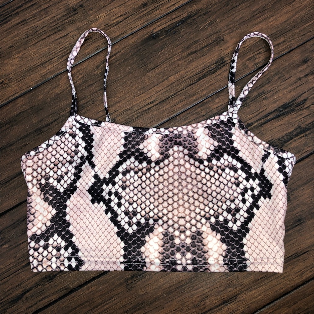 Snake skin looking crop top